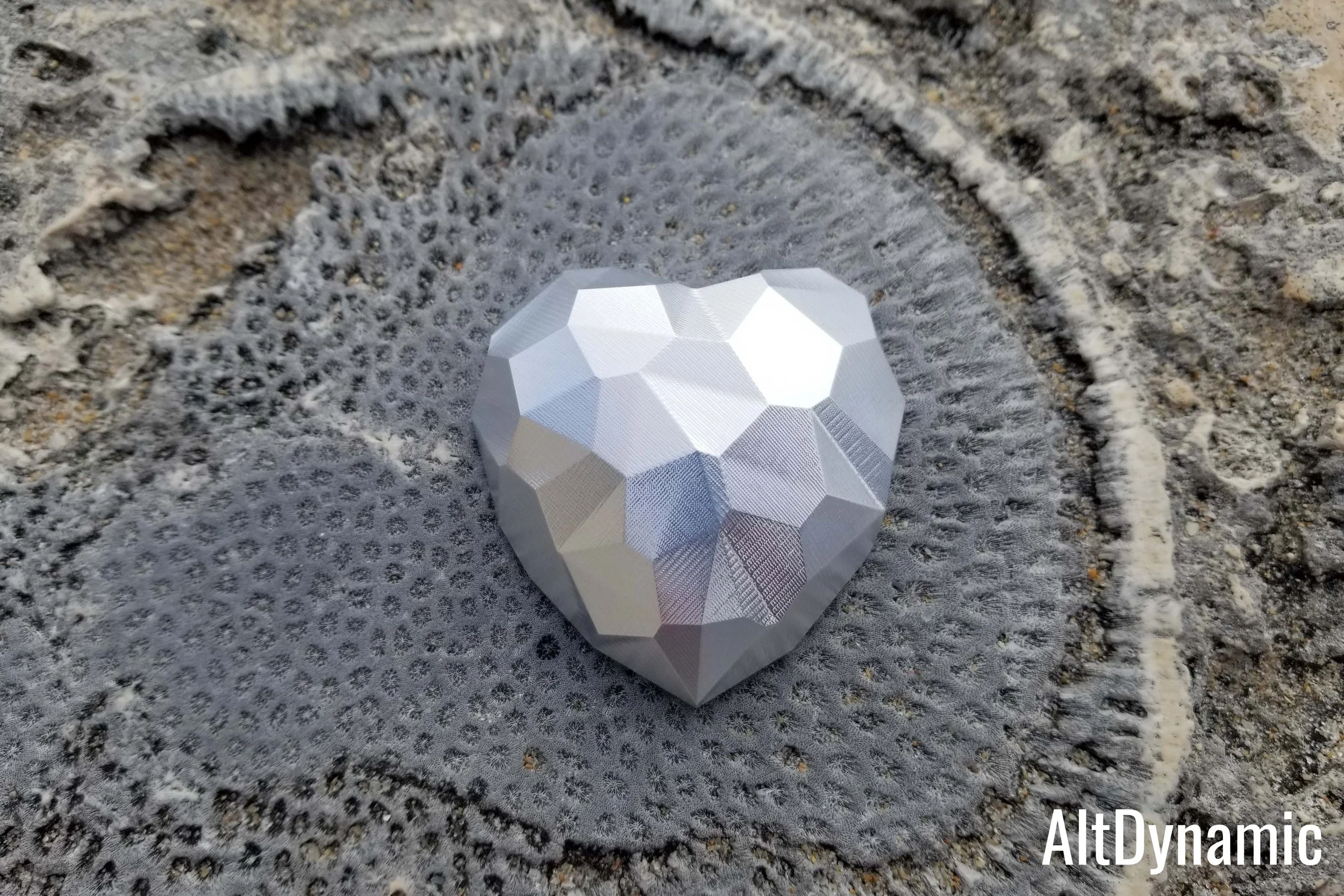 Faceted Heart — AltDynamic